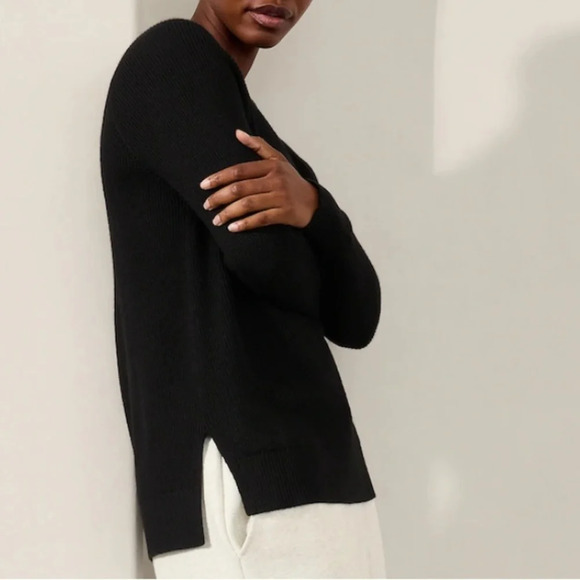 Athleta Black Hanover V-Neck Side Slit Sweater Size S NWT - Picture 5 of 14